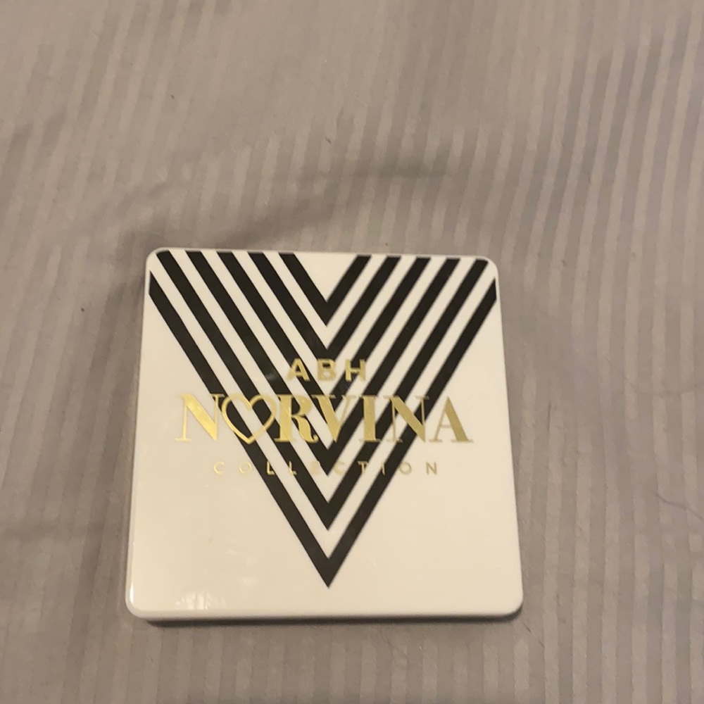 ABH Norvina Collection mini pro palette 1
